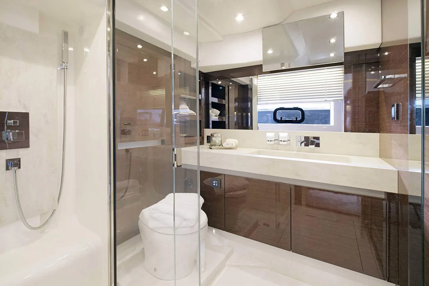 ROMY ONE - photo 22 yacht charter Cannes