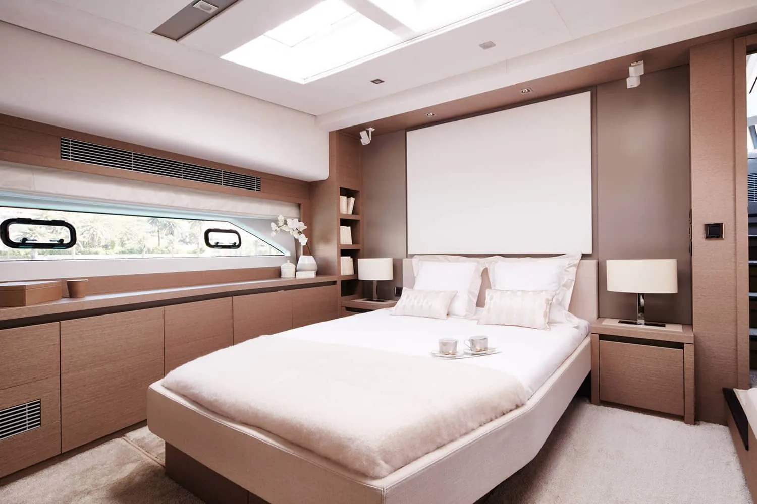 ROMY ONE - photo 26 yacht charter Cannes