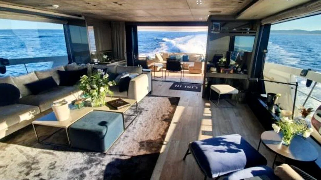 Sanlorenzo SX88, photo 10 location yacht Cannes