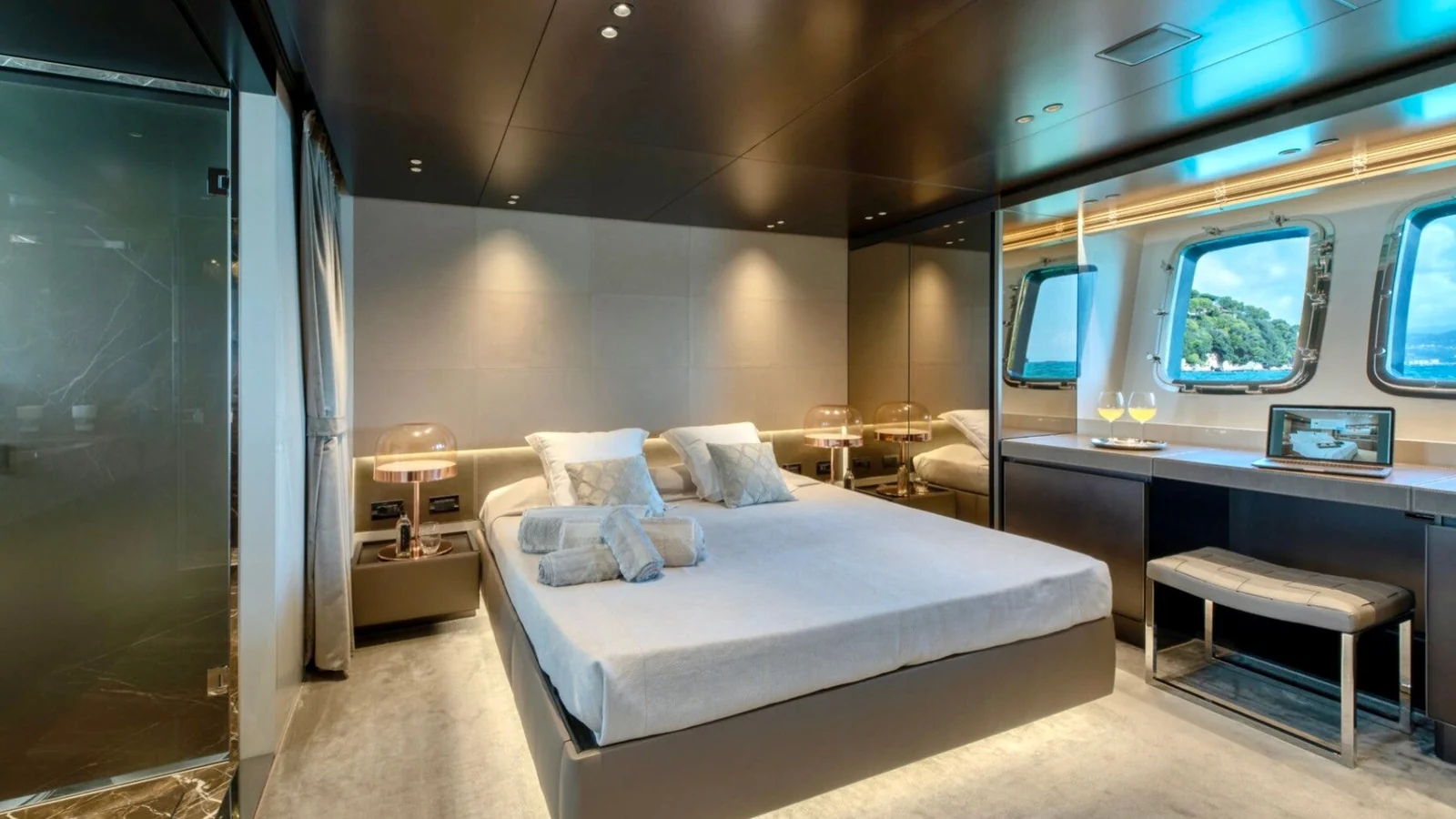 Sanlorenzo SX88, photo 13 location yacht Cannes