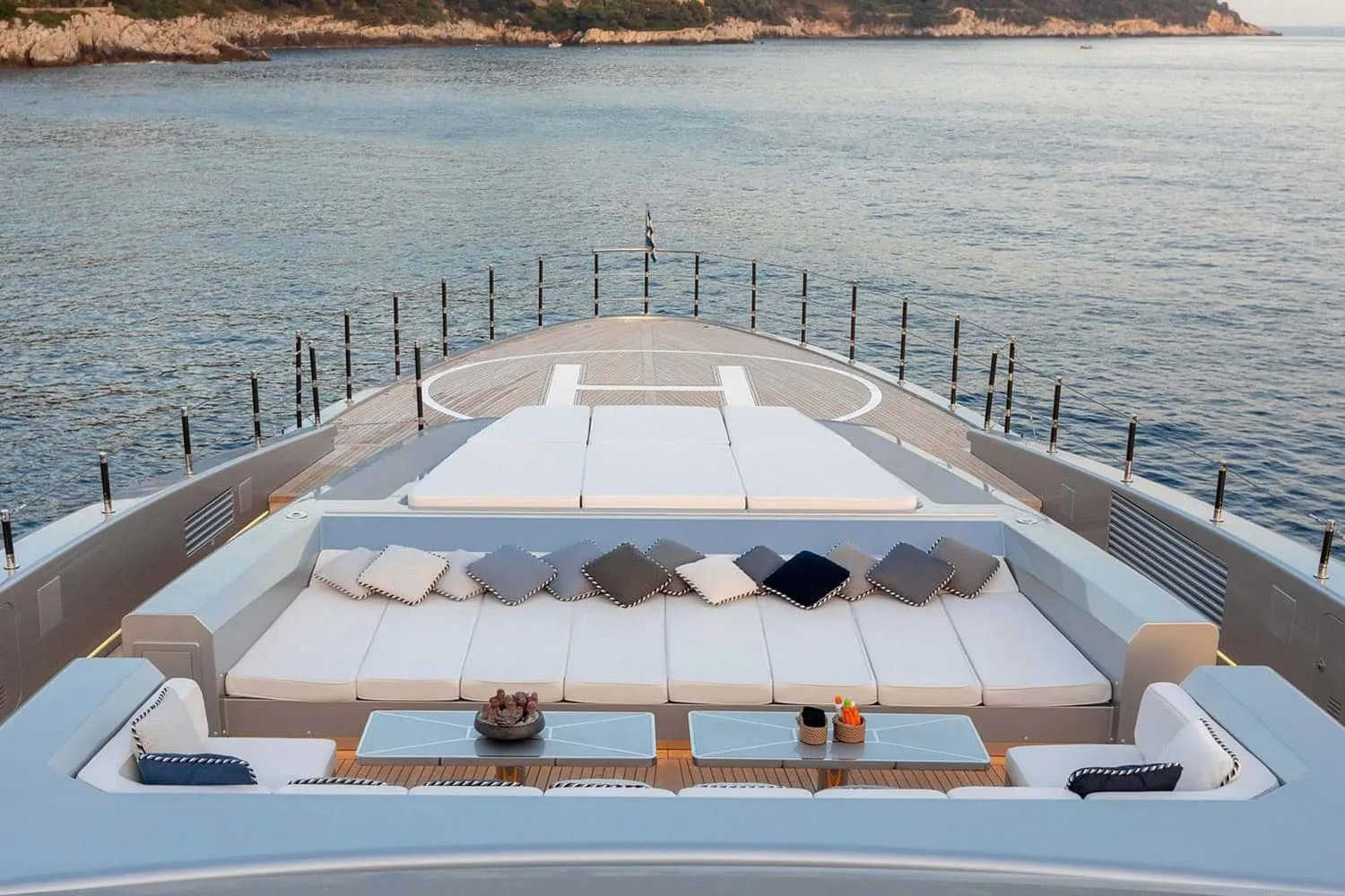 SARASTAR - photo 3 yacht charter Cannes