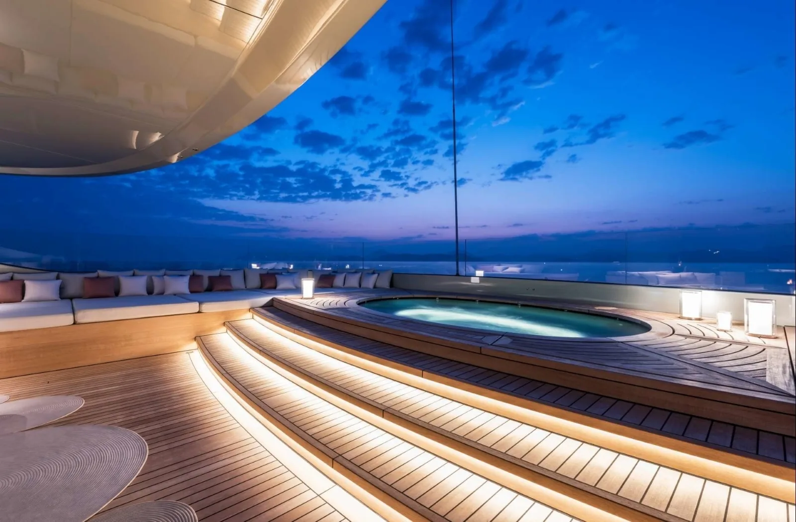 SAVANNAH - photo 14 yacht charter Cannes