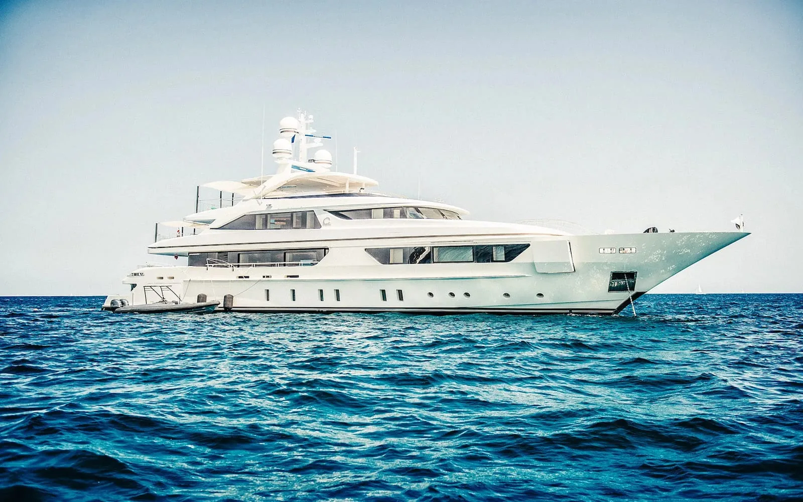 SCORPION - photo 4 yacht charter Cannes