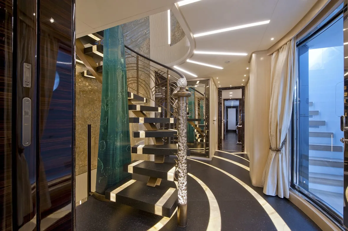SCORPION - photo 15 yacht charter Cannes