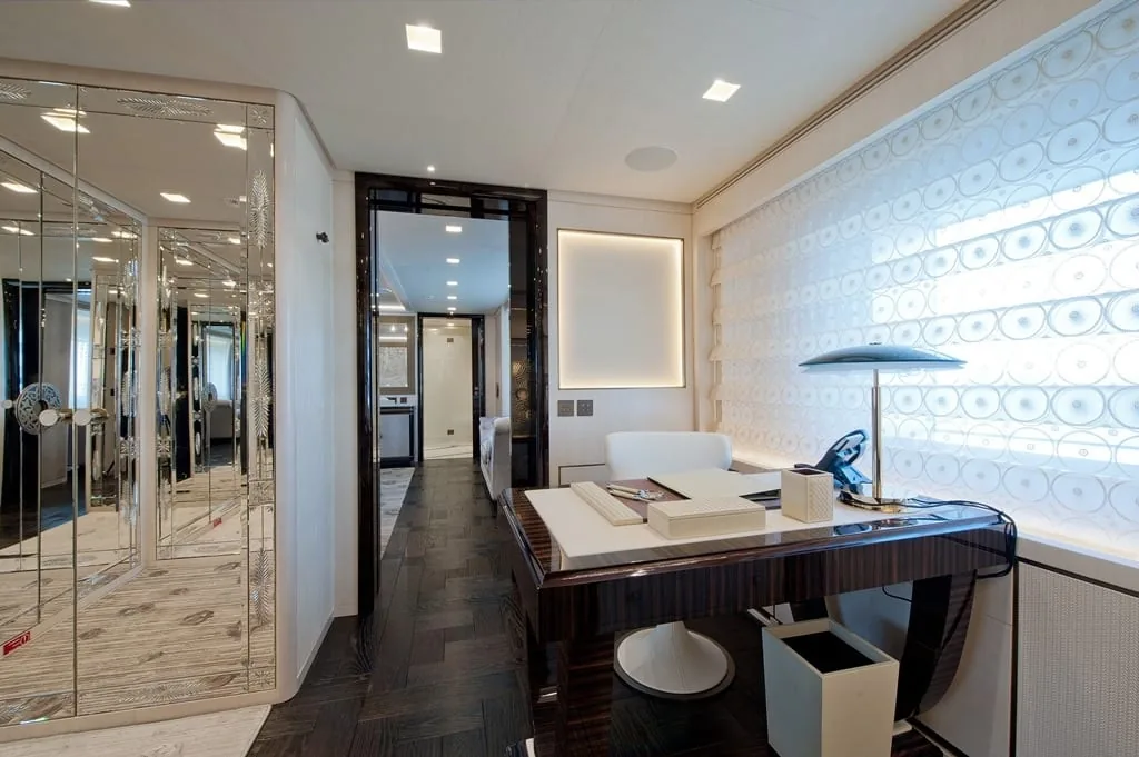 SCORPION - photo 16 yacht charter Cannes