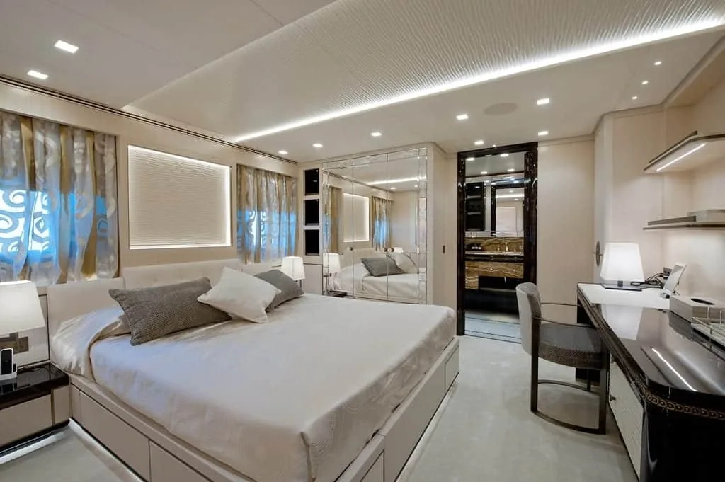 SCORPION - photo 24 yacht charter Cannes