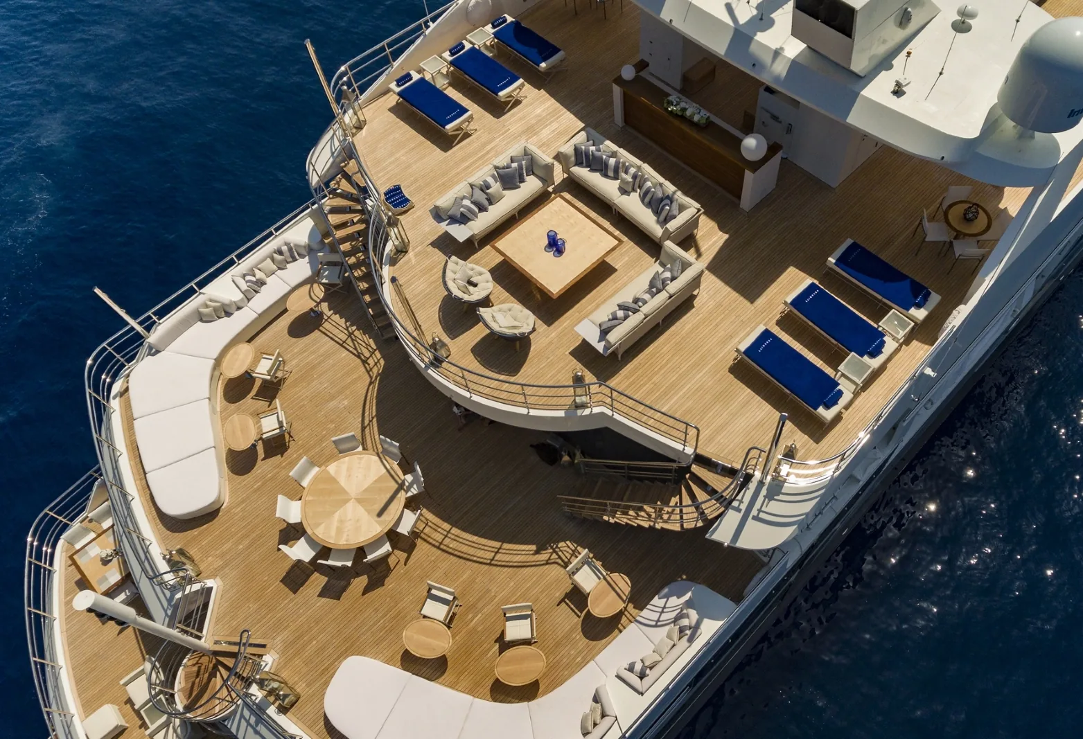 SERENITY - photo 3 yacht charter Cannes