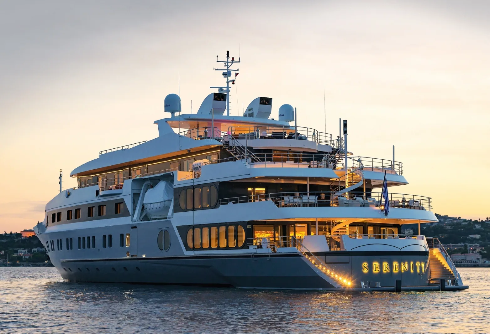 SERENITY - photo 6 yacht charter Cannes