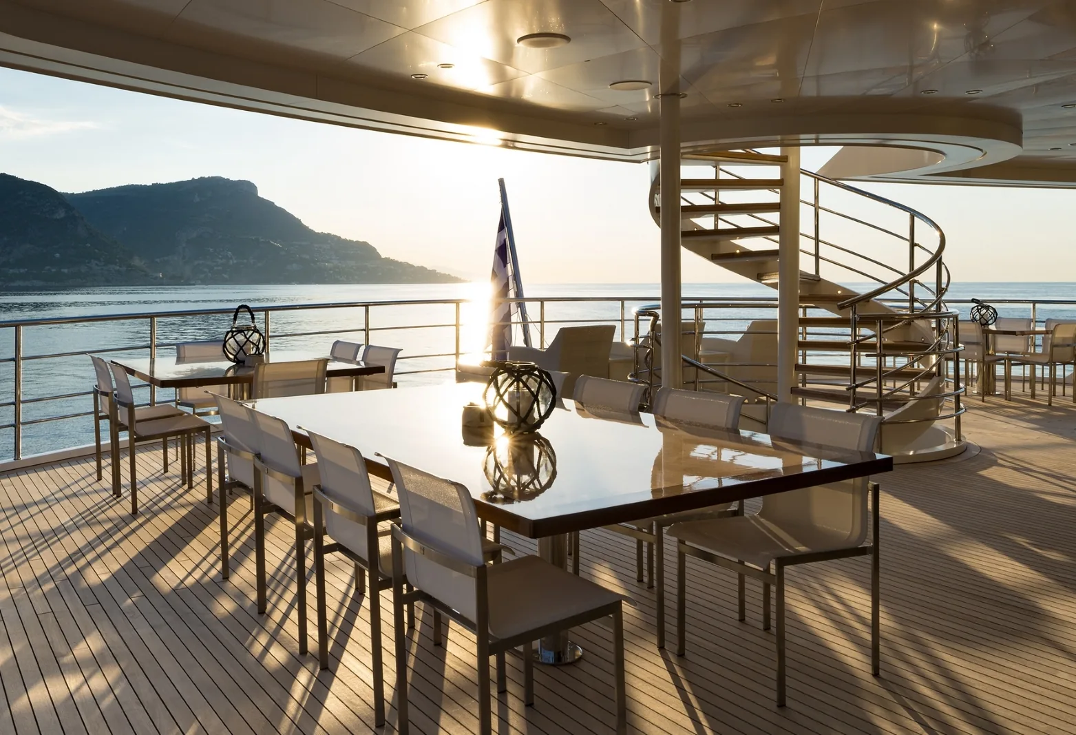 SERENITY - photo 7 yacht charter Cannes