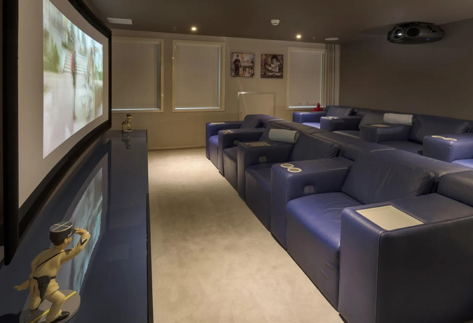 SERENITY - photo 18 yacht charter Cannes