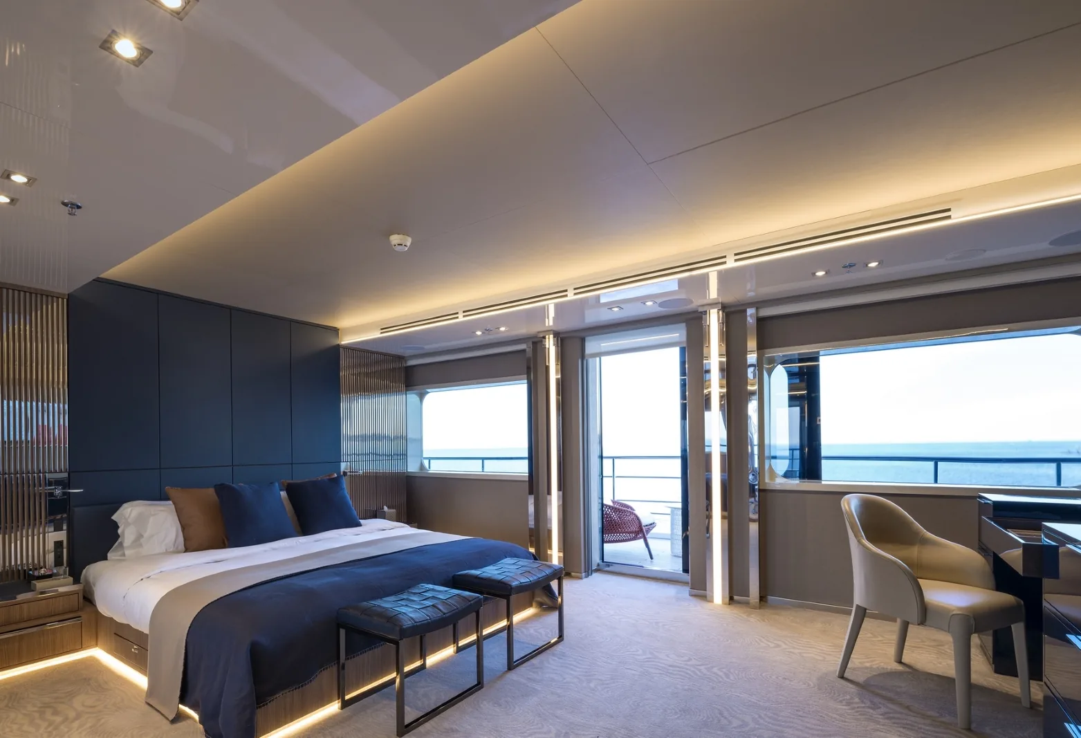 SERENITY - photo 21 yacht charter Cannes