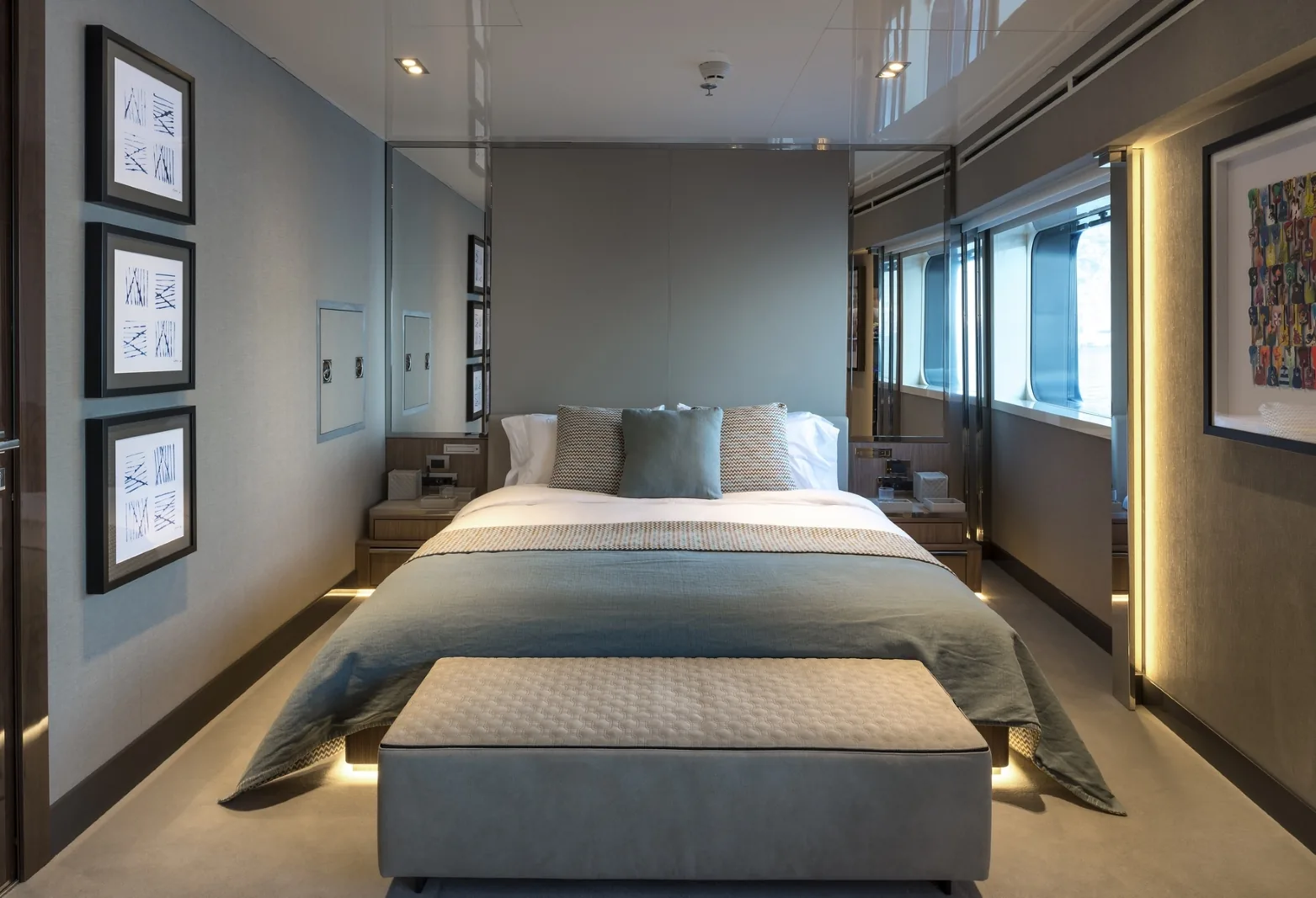 SERENITY - photo 23 yacht charter Cannes