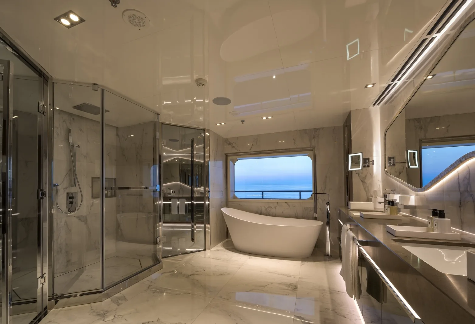 SERENITY - photo 26 yacht charter Cannes