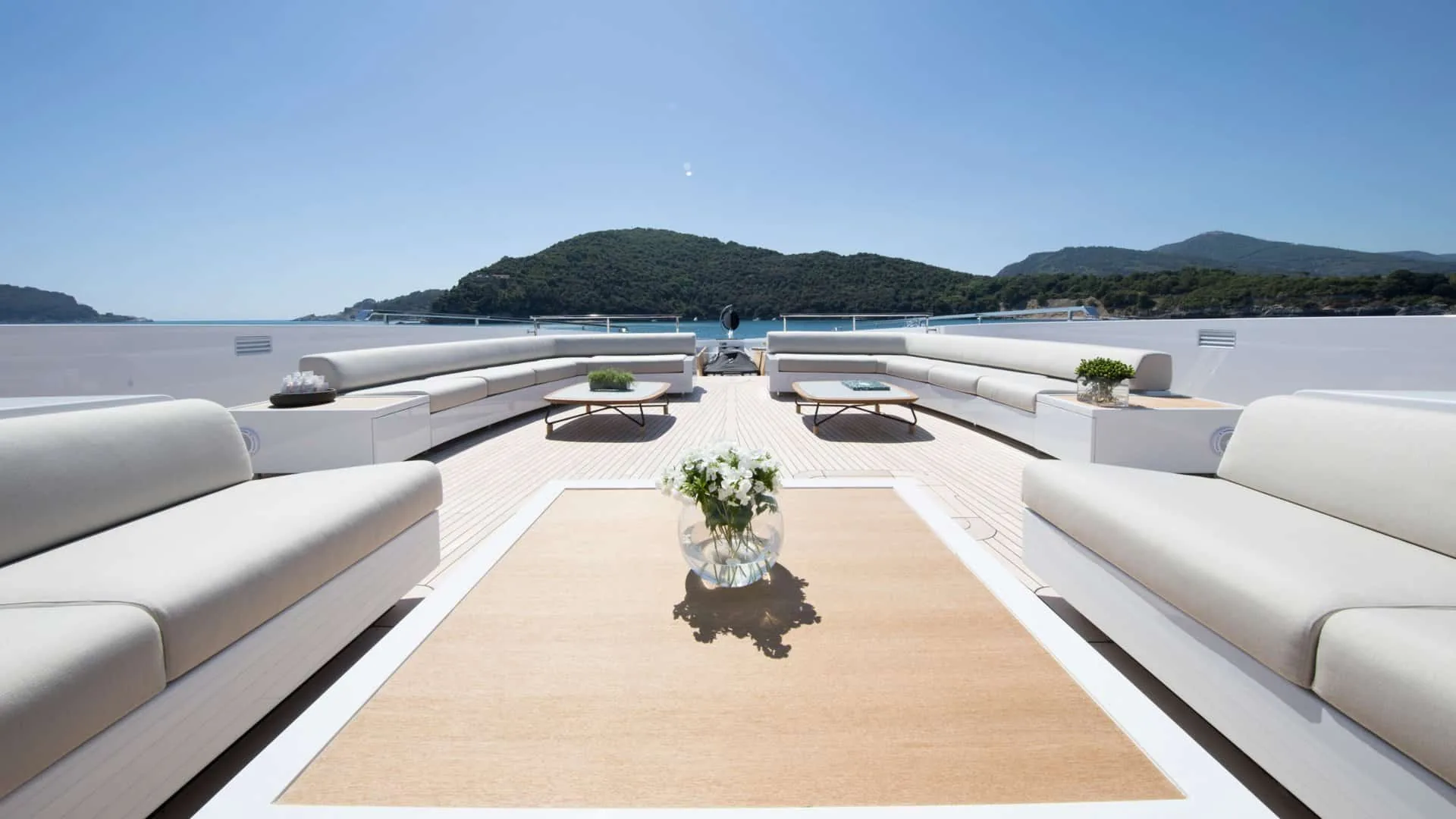 SEVEN SINS - photo 3 yacht charter Cannes