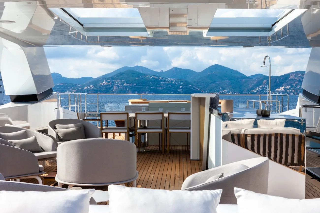 SILVER FOX - photo 10 yacht charter Cannes