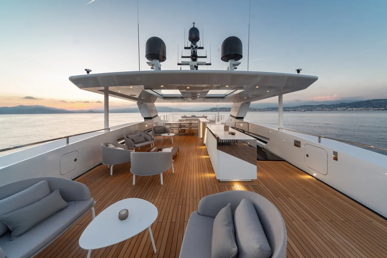 SILVER FOX - photo 11 yacht charter Cannes