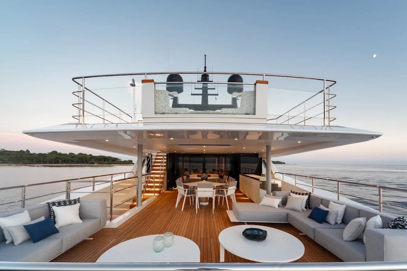 SILVER FOX - photo 12 yacht charter Cannes