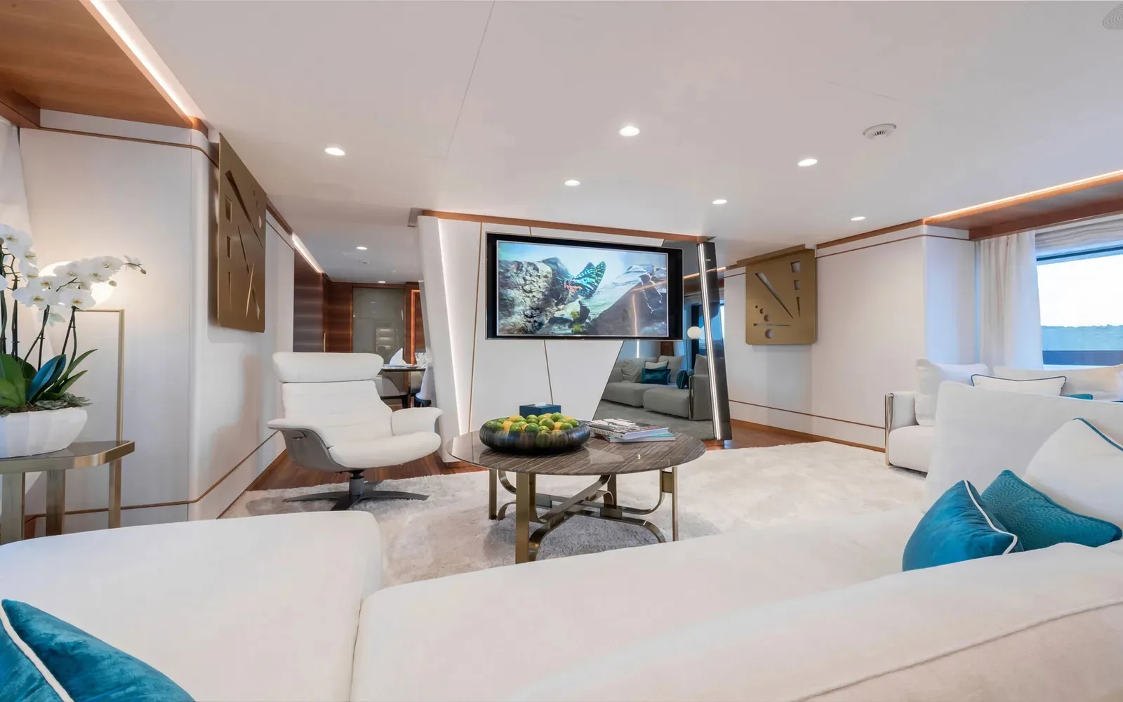 SILVER FOX - photo 18 yacht charter Cannes