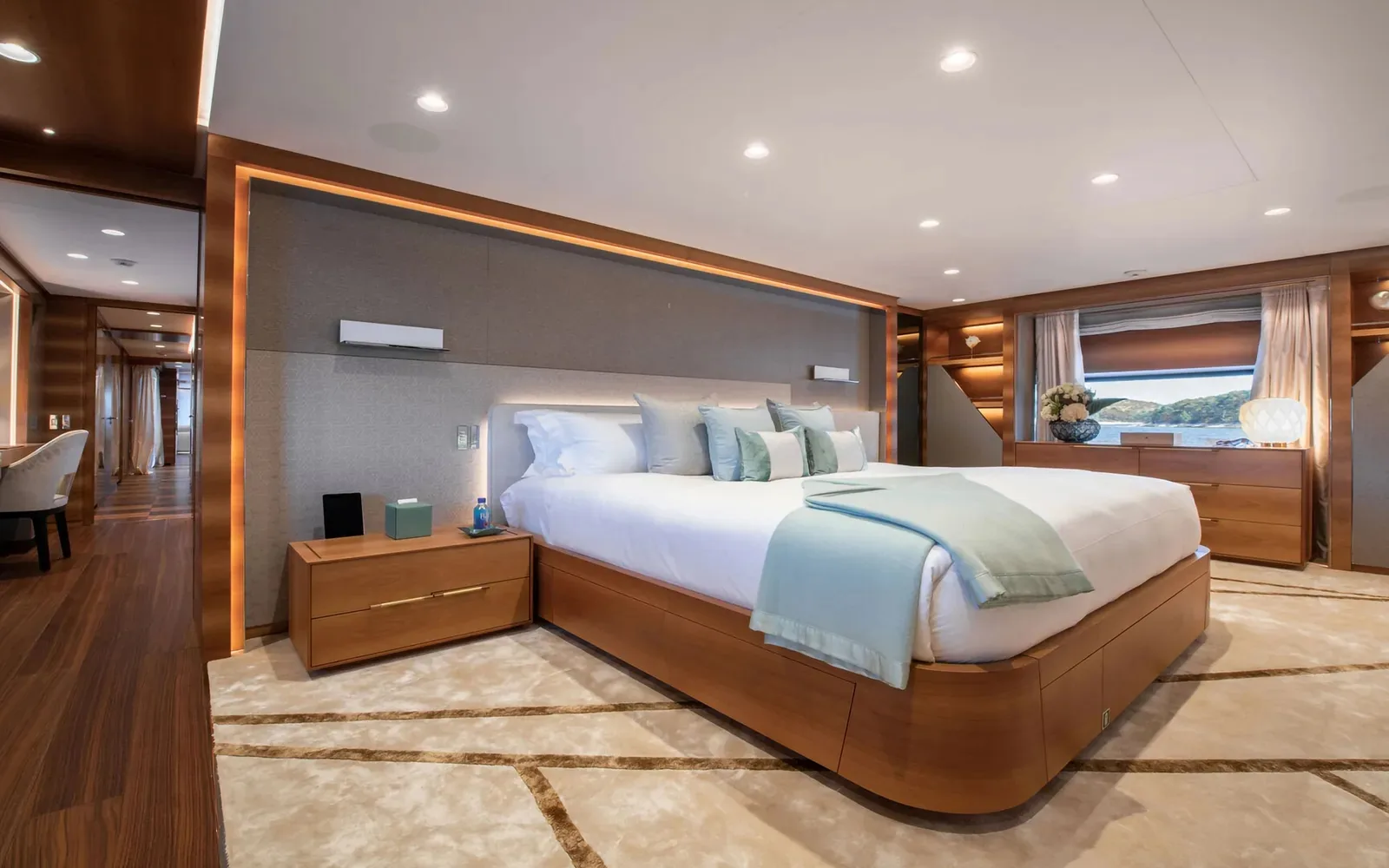 SILVER FOX - photo 25 yacht charter Cannes