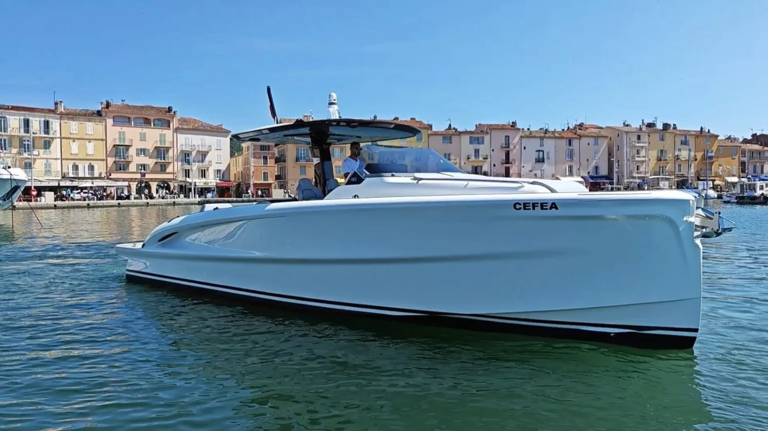 Solaris Power 40, photo 3 location yacht Cannes
