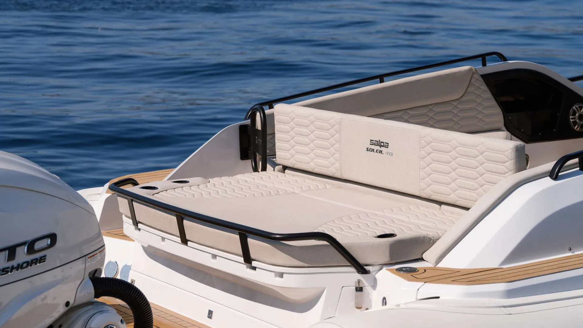 Soleil 40 — photo 4 location yacht Cannes