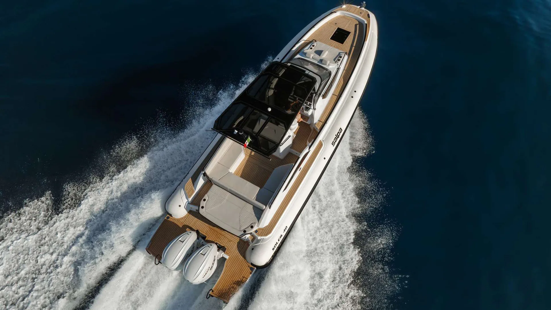 Soleil 40 — photo 11 location yacht Cannes