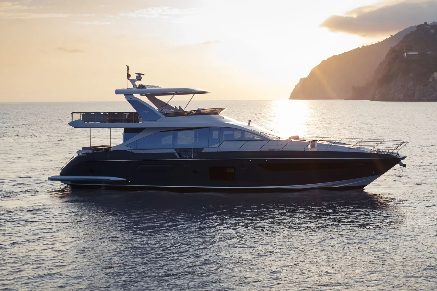 SOLSTICE - photo 10 yacht charter Cannes