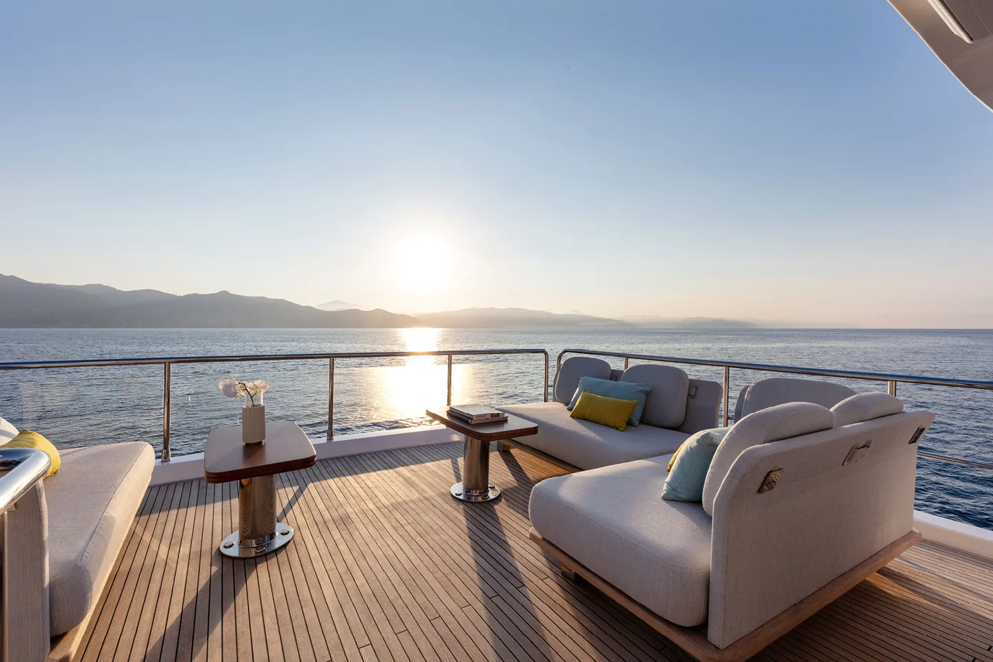 SOLSTICE - photo 11 yacht charter Cannes