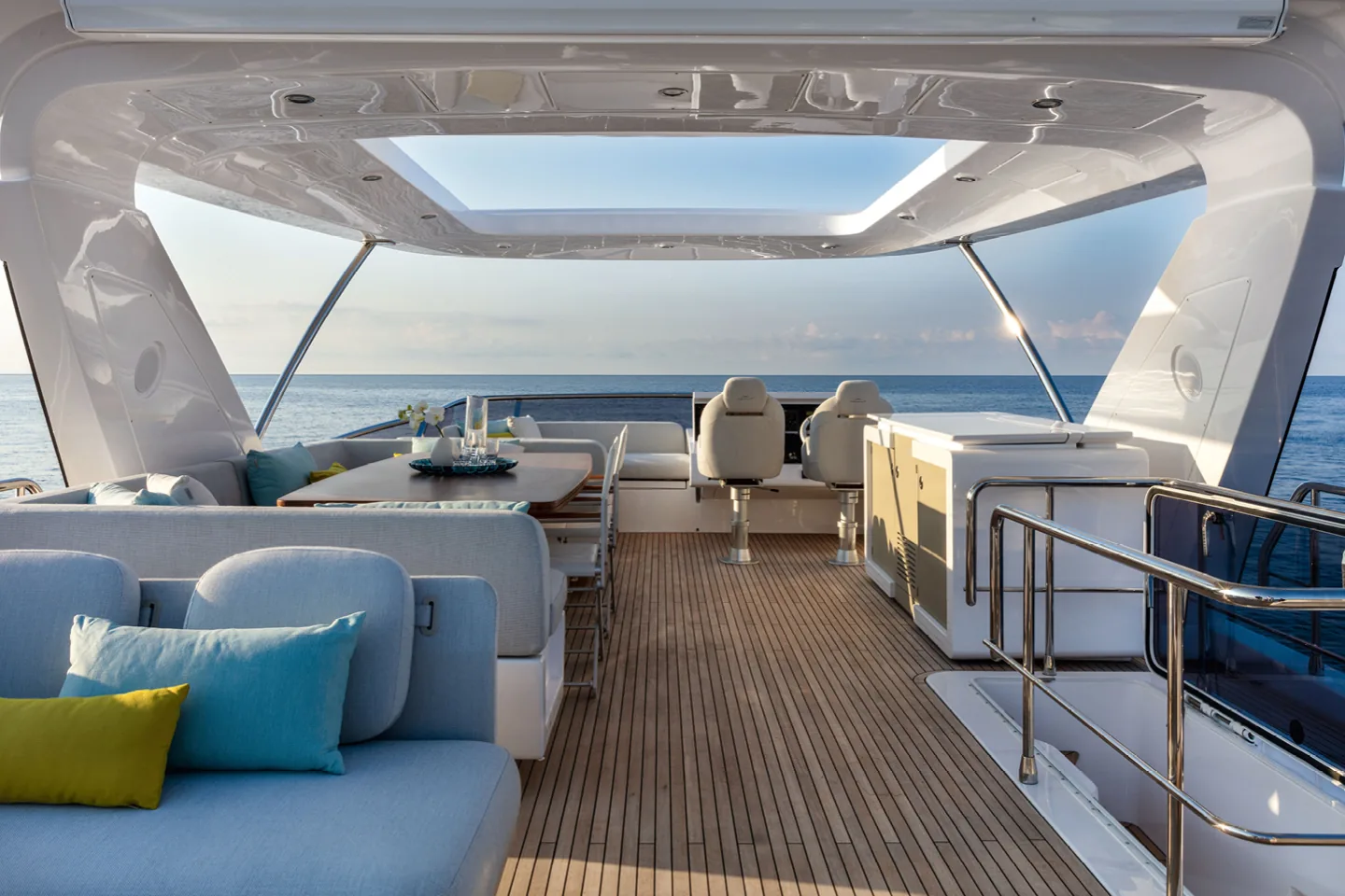 SOLSTICE - photo 16 yacht charter Cannes
