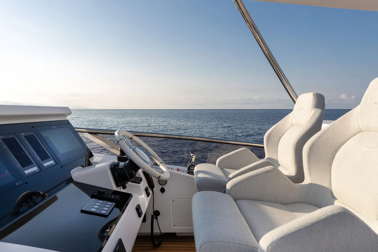 SOLSTICE - photo 17 yacht charter Cannes