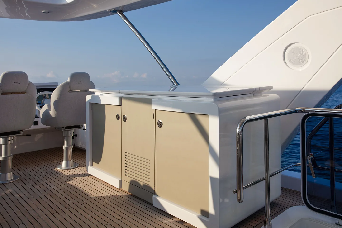SOLSTICE - photo 19 yacht charter Cannes