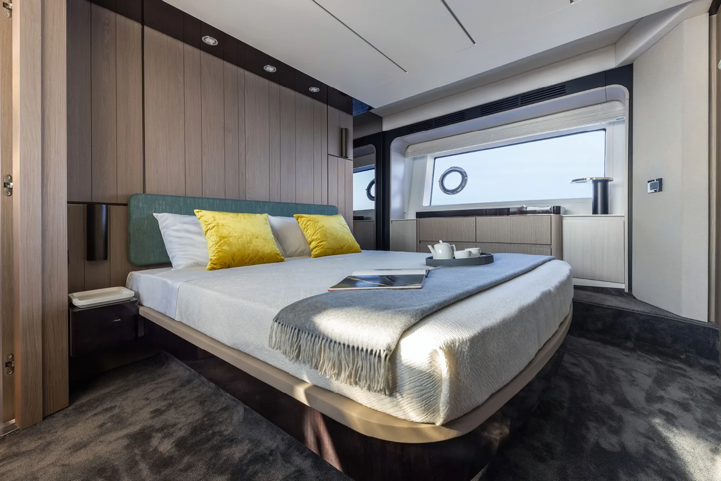 SOLSTICE - photo 27 yacht charter Cannes