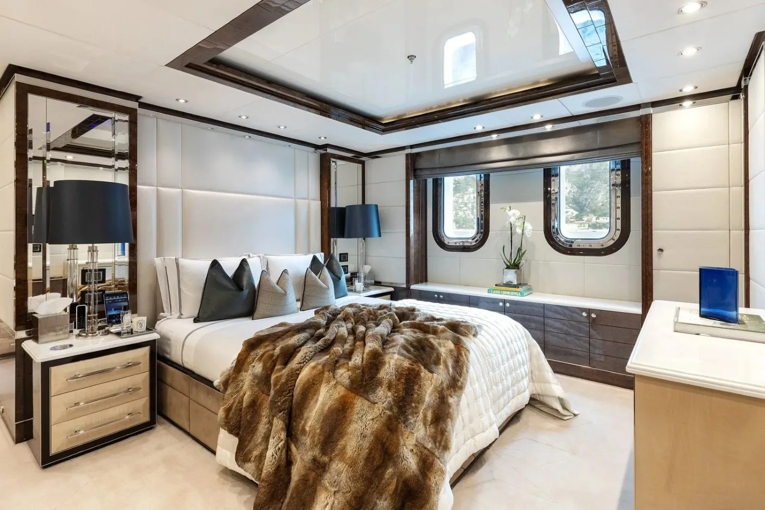 SOUNDWAVE - photo 5 yacht charter Cannes