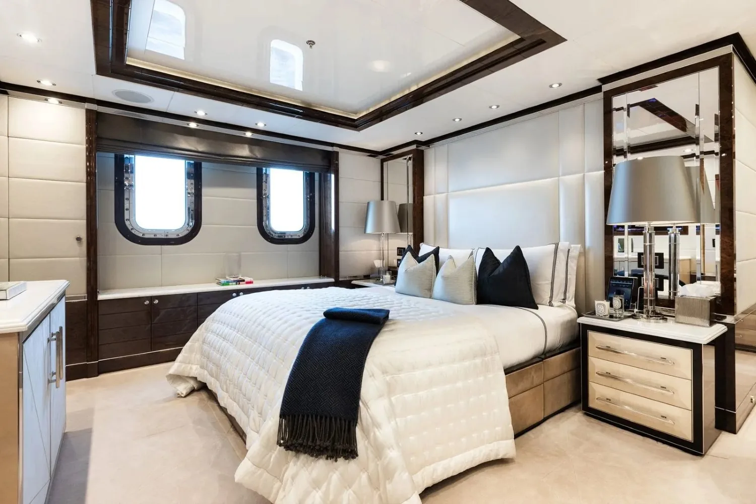 SOUNDWAVE - photo 7 yacht charter Cannes