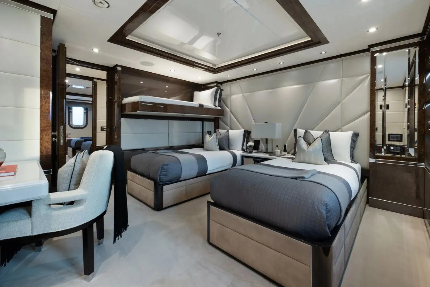 SOUNDWAVE - photo 13 yacht charter Cannes