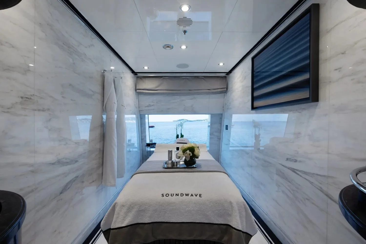 SOUNDWAVE - photo 15 yacht charter Cannes