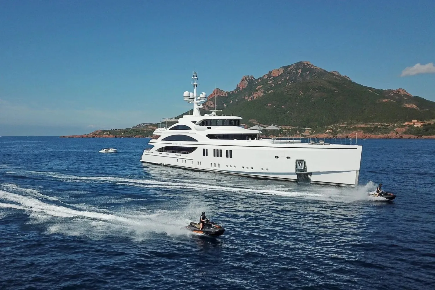 SOUNDWAVE - photo 22 yacht charter Cannes