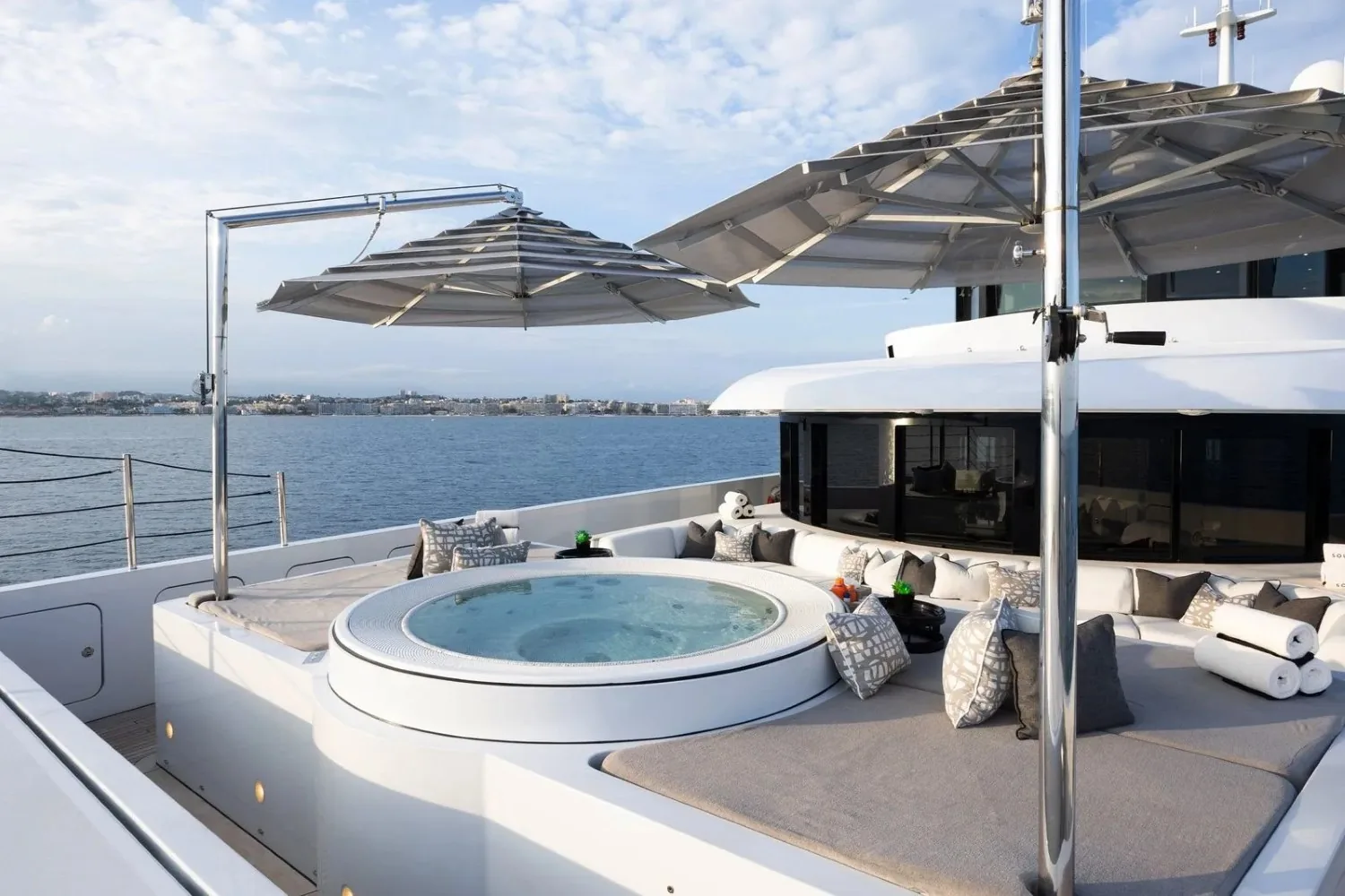 SOUNDWAVE - photo 25 yacht charter Cannes
