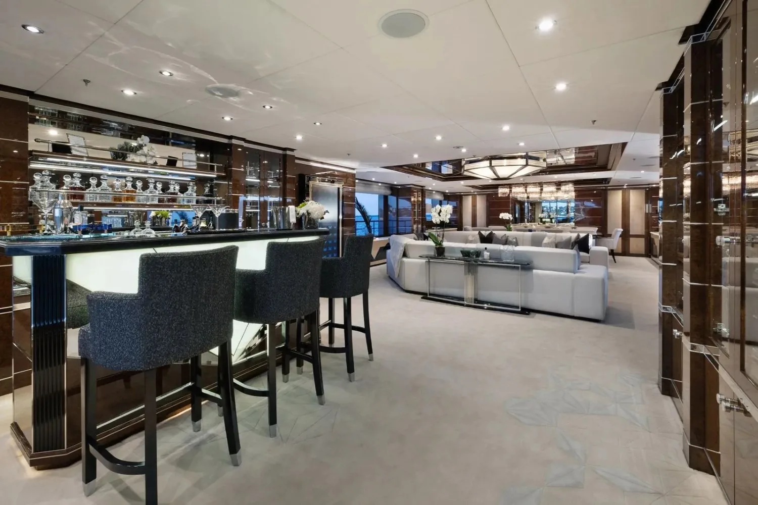 SOUNDWAVE - photo 38 yacht charter Cannes