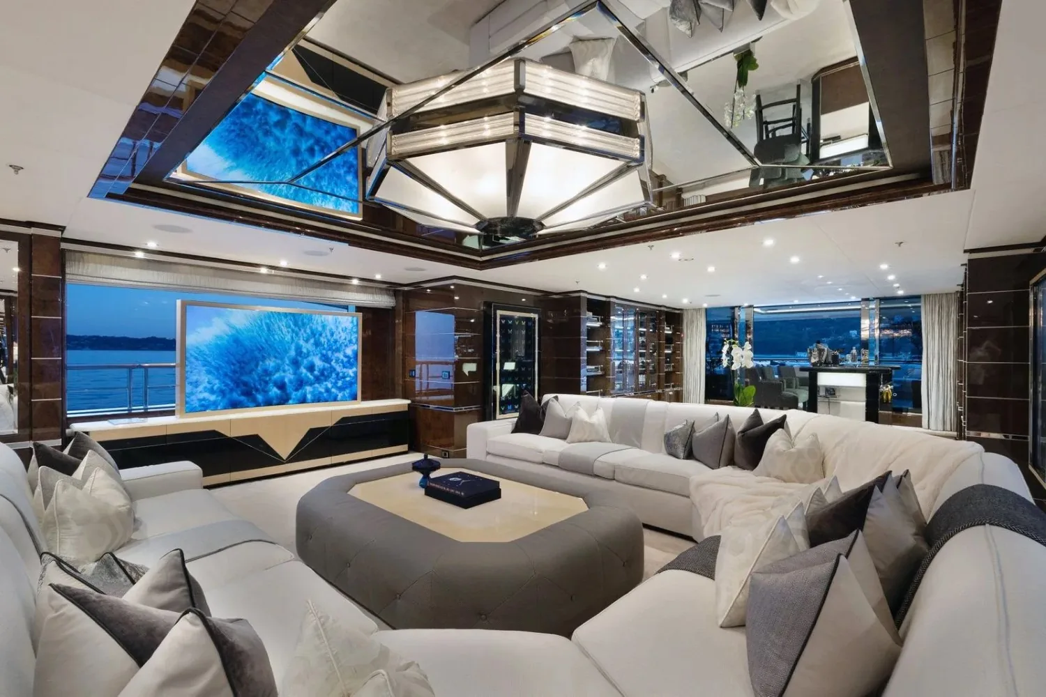 SOUNDWAVE - photo 41 yacht charter Cannes