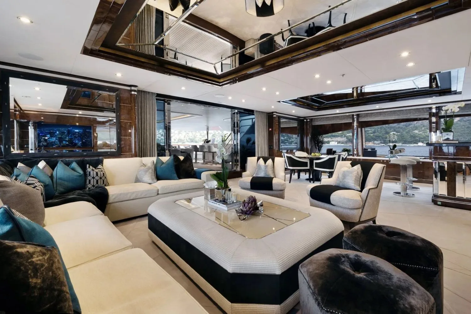 SOUNDWAVE - photo 45 yacht charter Cannes