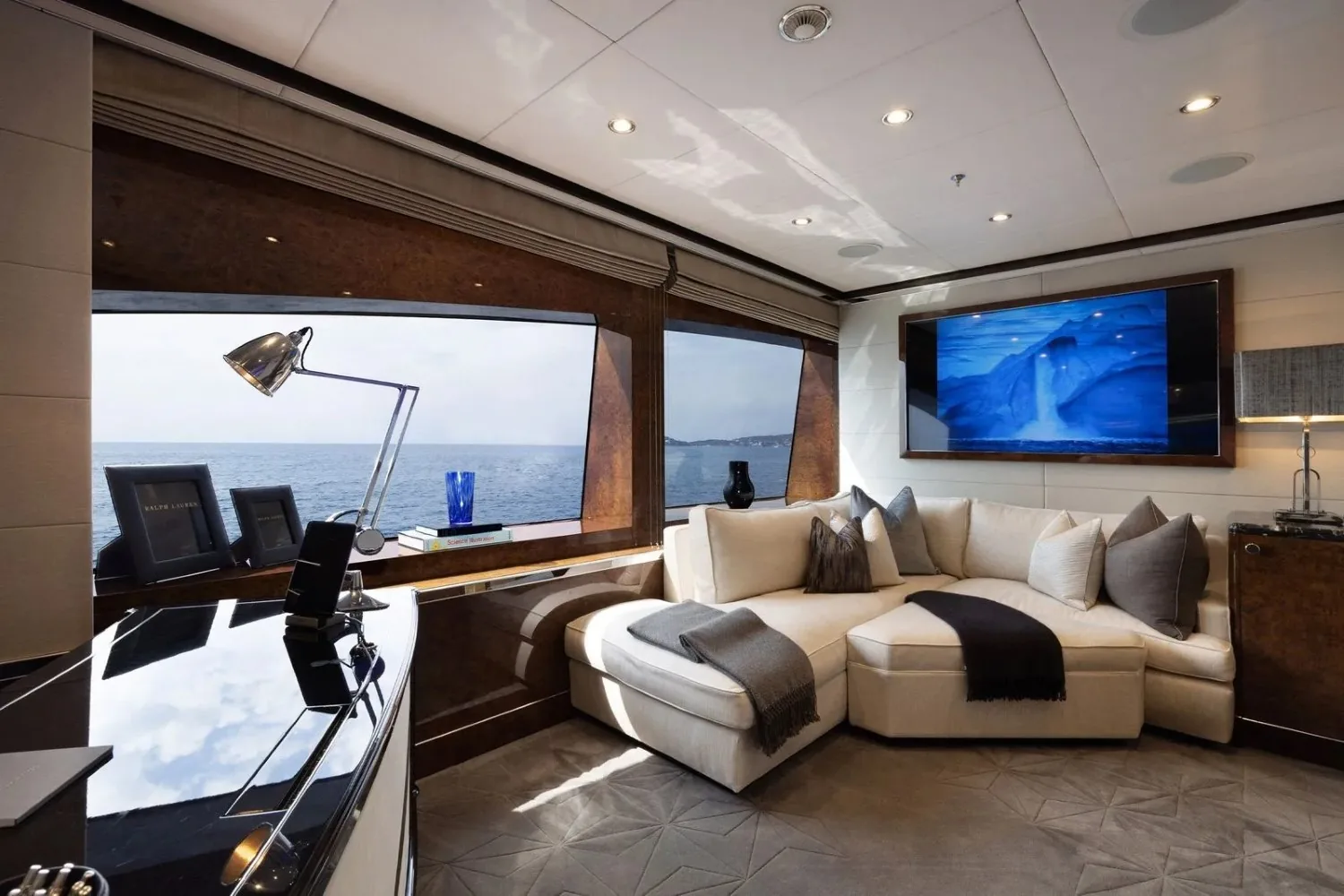 SOUNDWAVE - photo 47 yacht charter Cannes