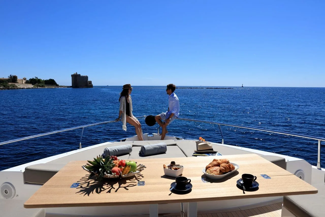 SUMMER BREEZE - photo 8 yacht charter Cannes