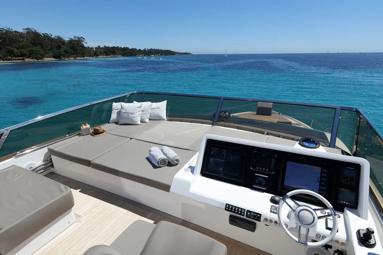 SUMMER BREEZE - photo 13 yacht charter Cannes