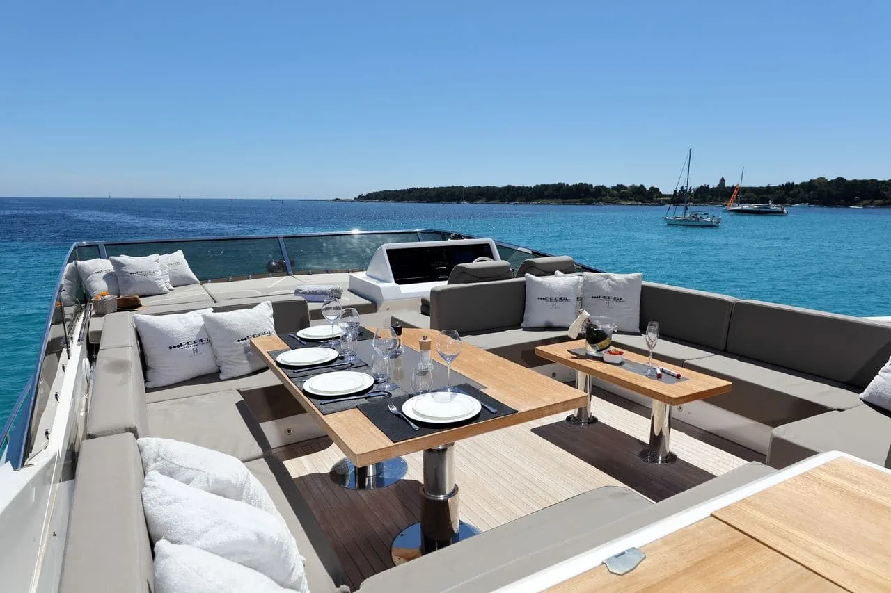 SUMMER BREEZE - photo 17 yacht charter Cannes