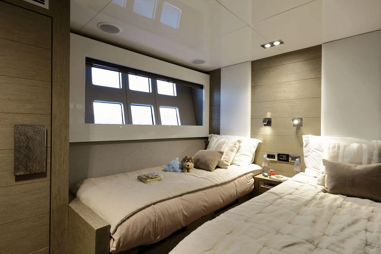 SUMMER BREEZE - photo 18 yacht charter Cannes