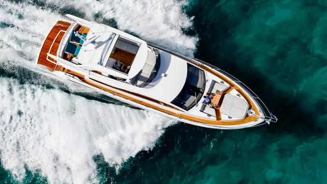 Sunseeker Predator 68, location yacht Cannes