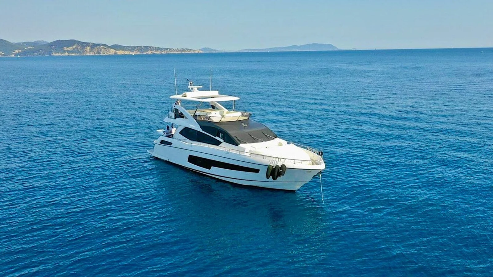 Sunseeker 75 Yacht (SarahLisa), photo 5 location yacht Cannes