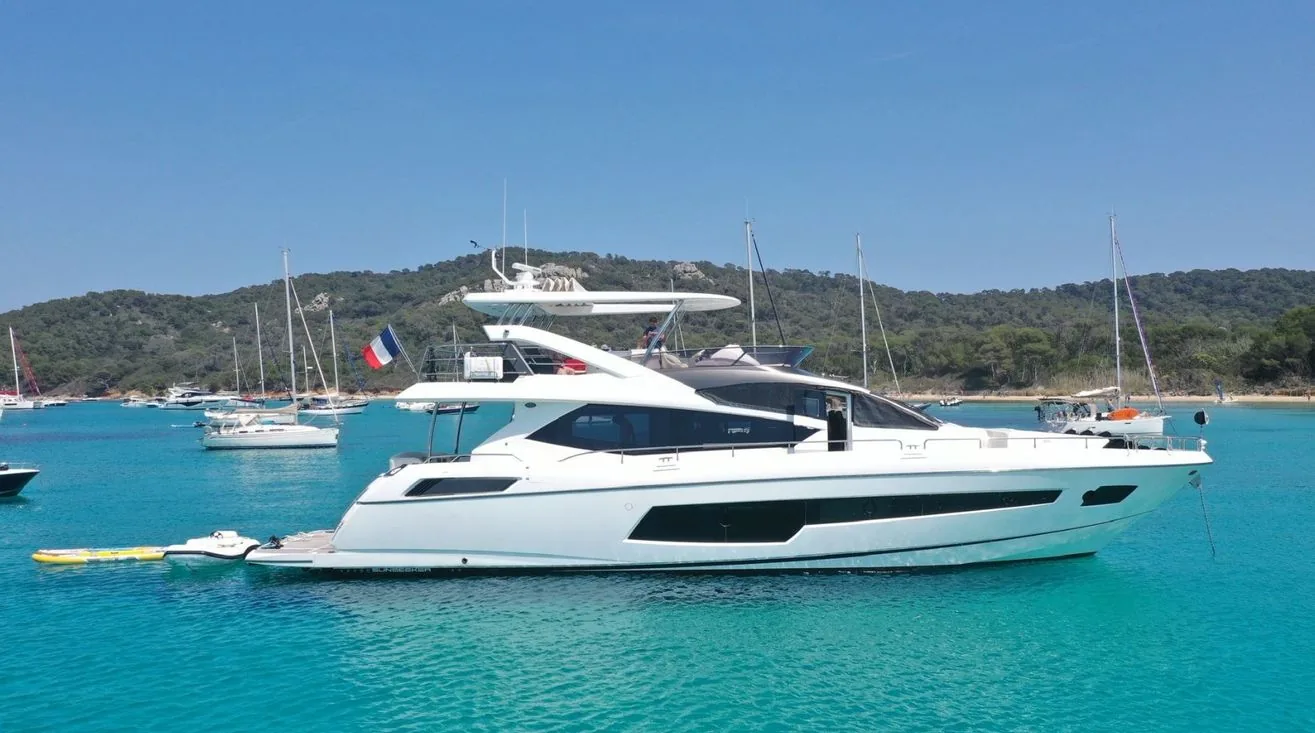 SUNSEEKER 75 - photo 3 yacht charter Cannes