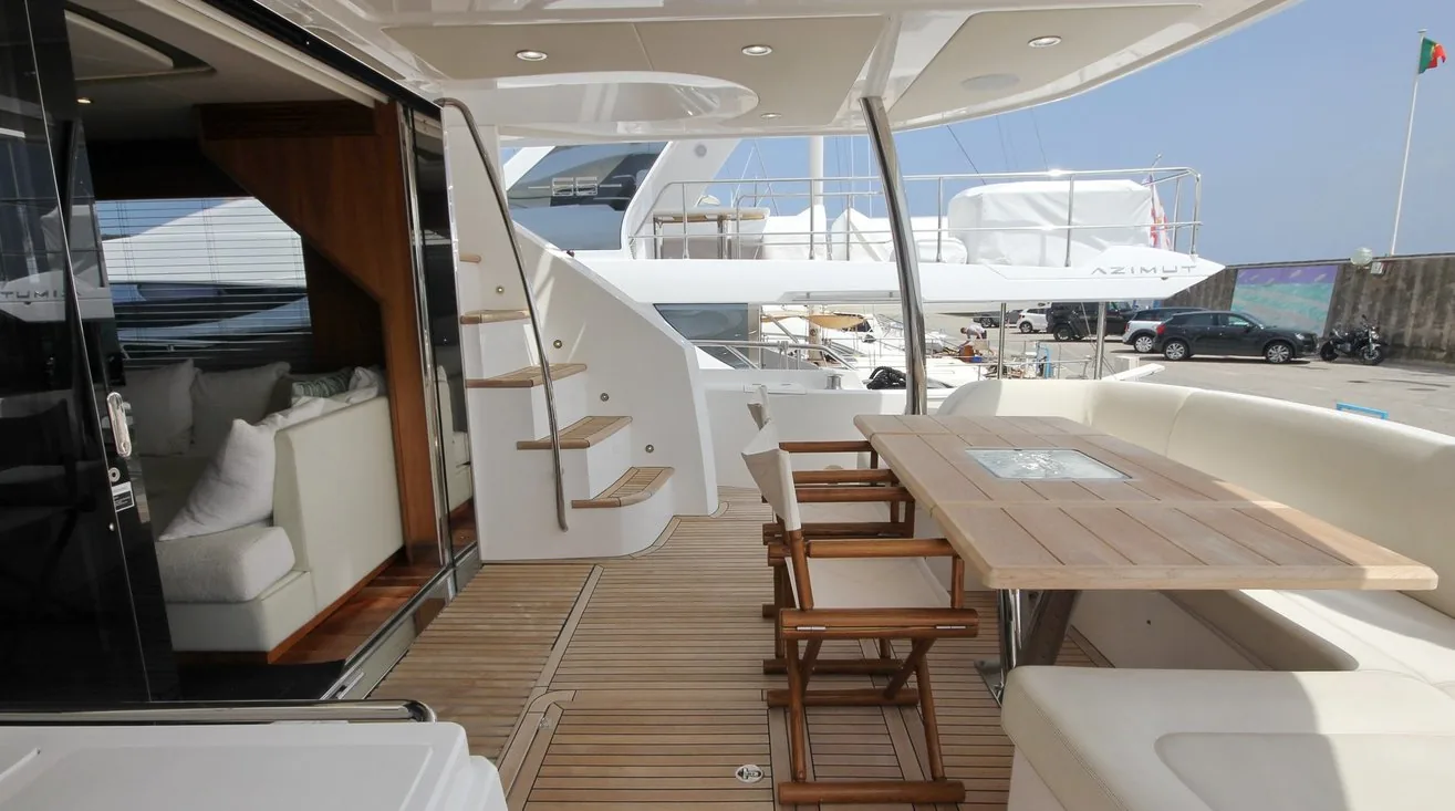 SUNSEEKER 75 - photo 5 yacht charter Cannes